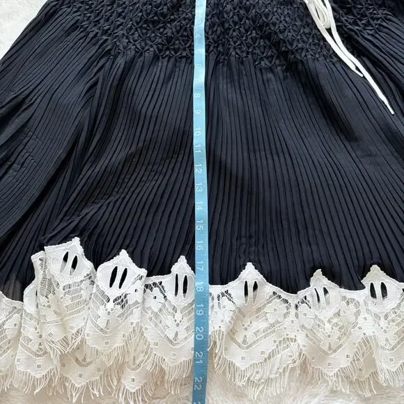CHLOÉ Off-the-shoulder Macramé Lace-trimmed women blouse size 36FR or S